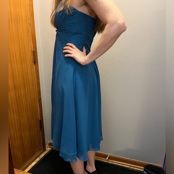 Grad/Prom/Bridesmaid Dress - Picture 4 of 11